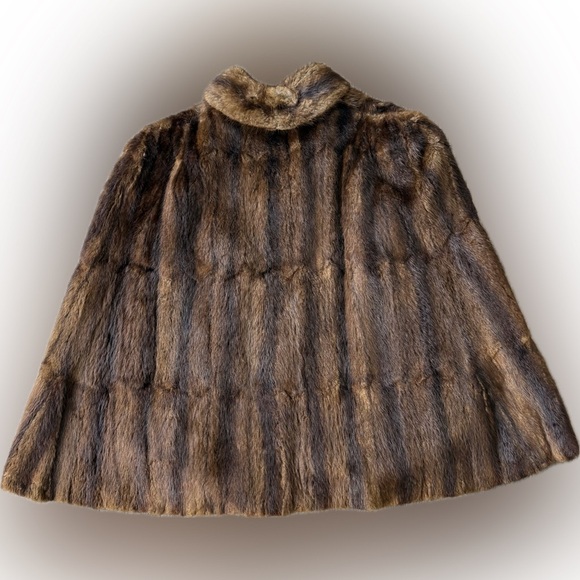 Lazarus Cape Brown Muskrat Fur Cape Vintage 1940s Lazarus Columbus Size Large - Picture 3 of 11